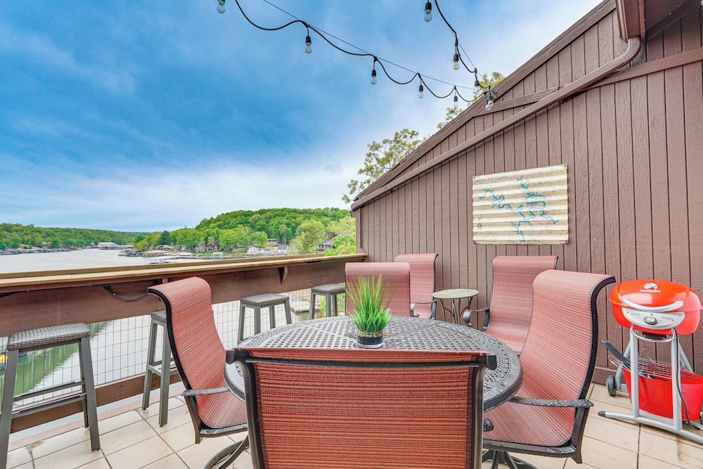 Boat Slip & Pools: Waterfront Osage Beach Condo — 4-Star Luxury Hotel in Osage Beach, United States