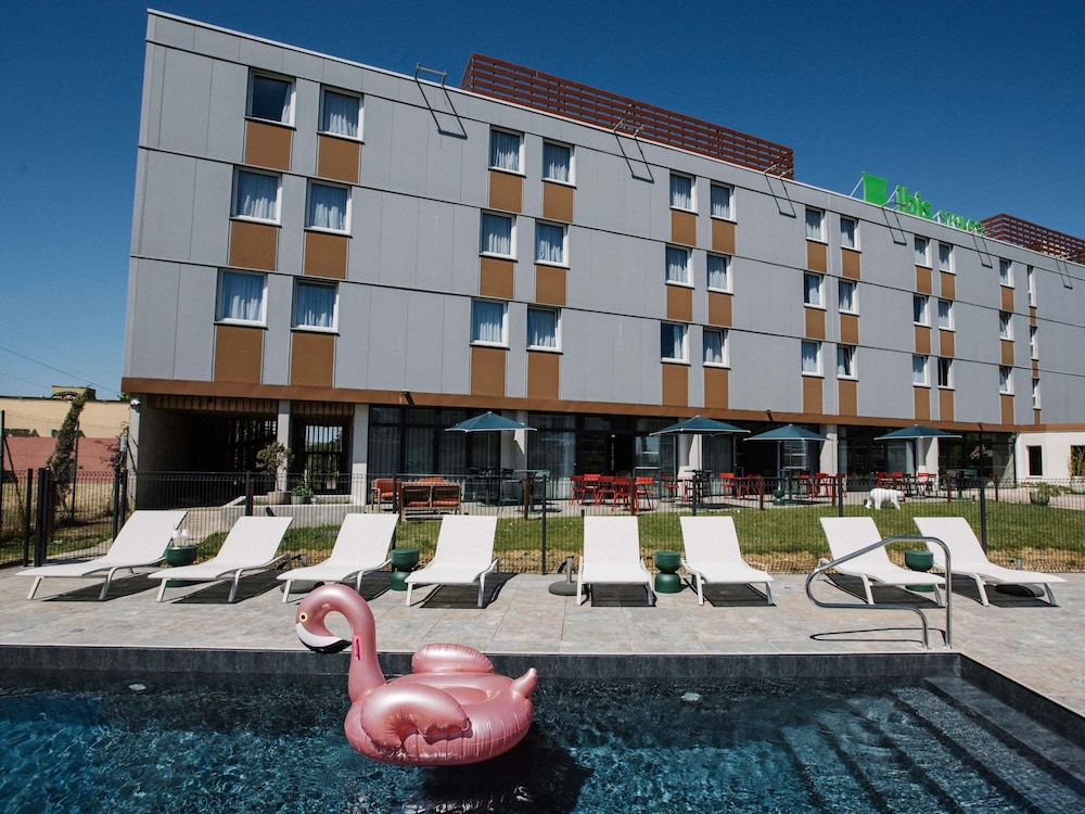 Ibis Styles Dijon Nord Valmy — 4-Star Luxury Hotel in Dijon, France