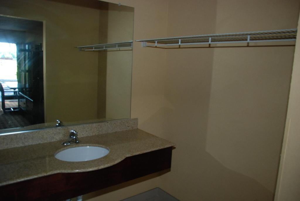 Mount Laurel Motel - photo 14