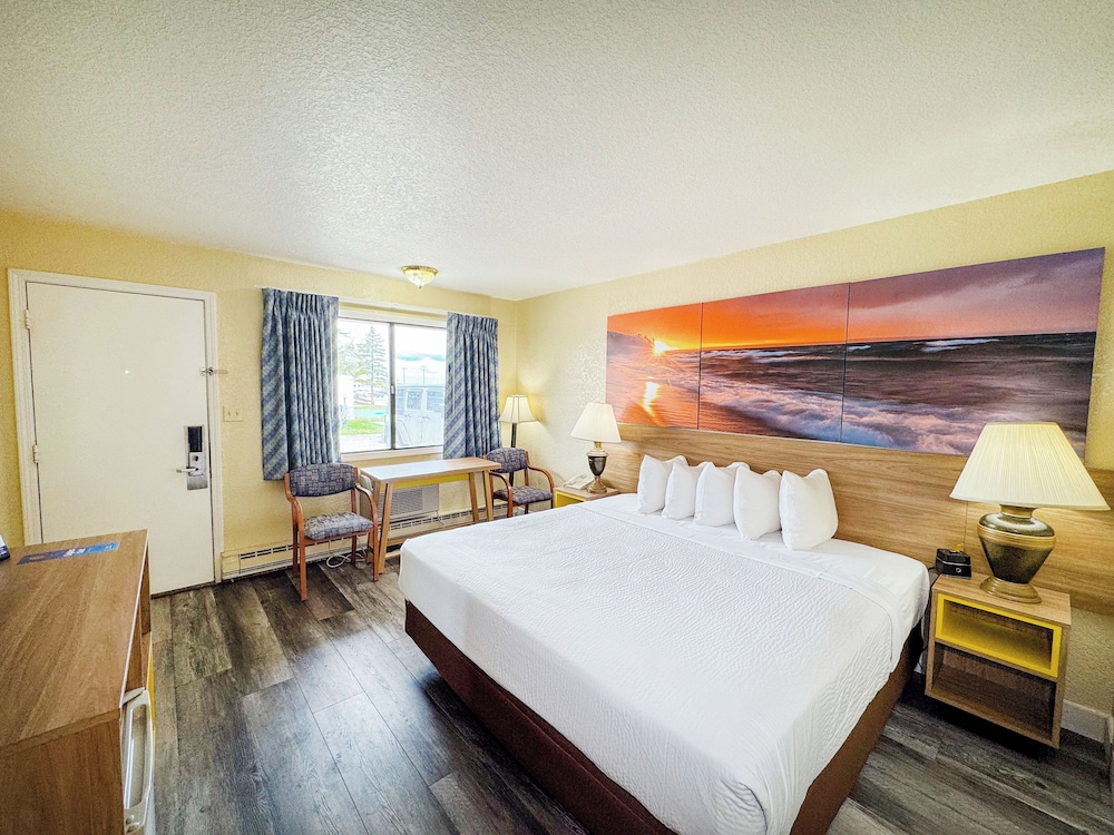 Days Inn by Wyndham Mackinaw City Lakeview - photo 24