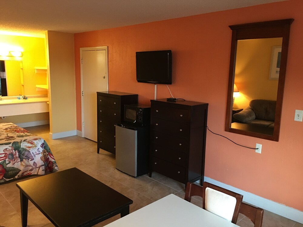 Tropical Inn Resort - photo 9