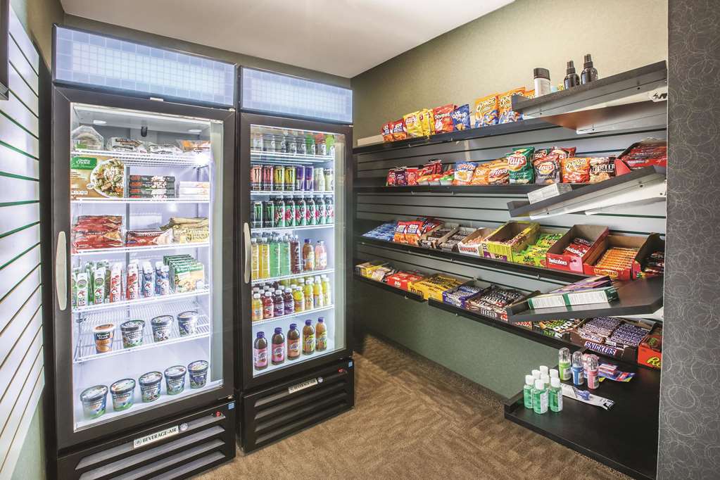 La Quinta Inn & Suites by Wyndham Erie - photo 51