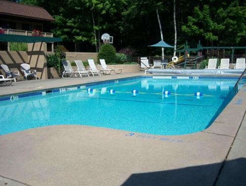 Tall Pines Motel - carbon neutral hotel in Glens Falls