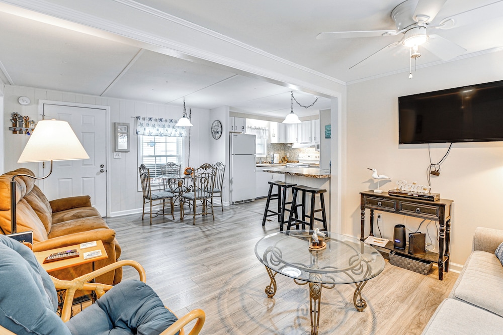 1 2 Mi to Ocean: Surfside Beach Resort Home - photo 5