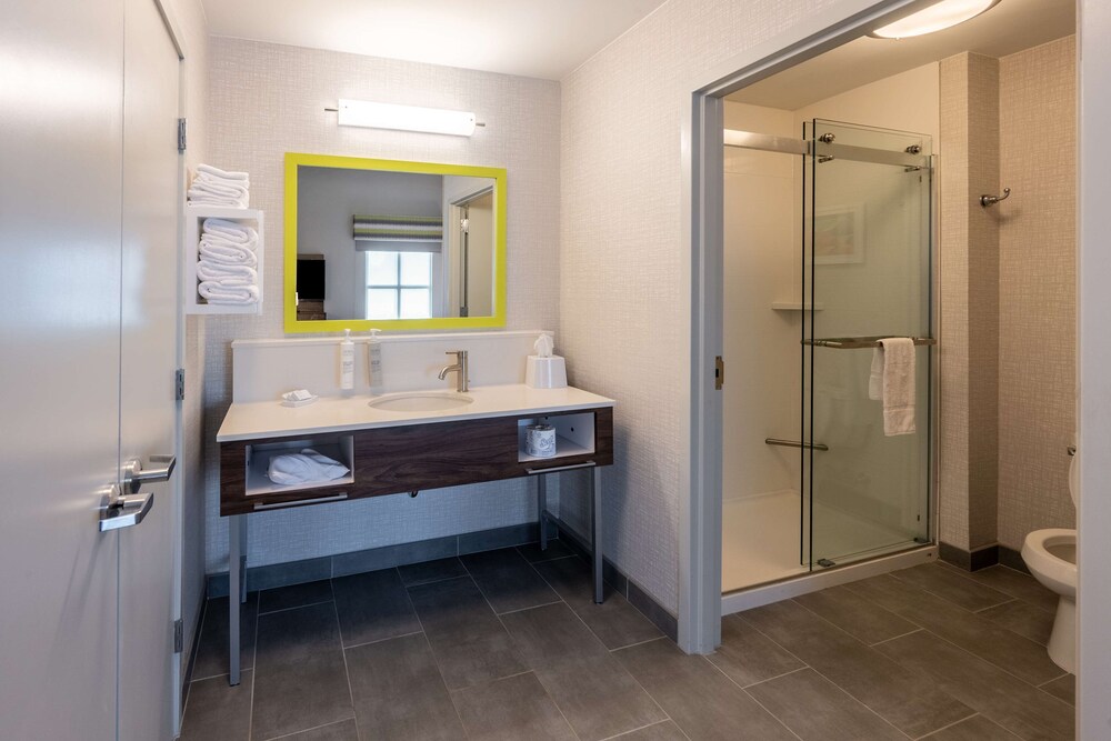 Hampton Inn & Suites Fredericksburg at Celebrate Virginia - photo 57