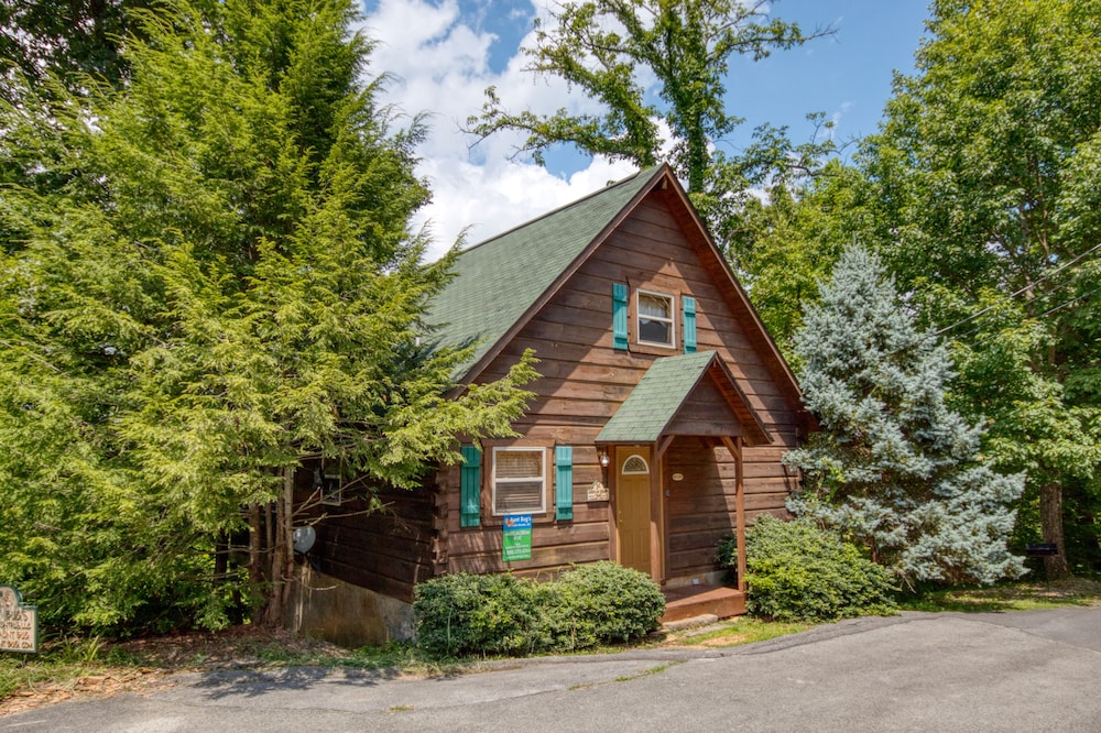 American Dream #142 — 4-Star Luxury Hotel in Sevierville, United States