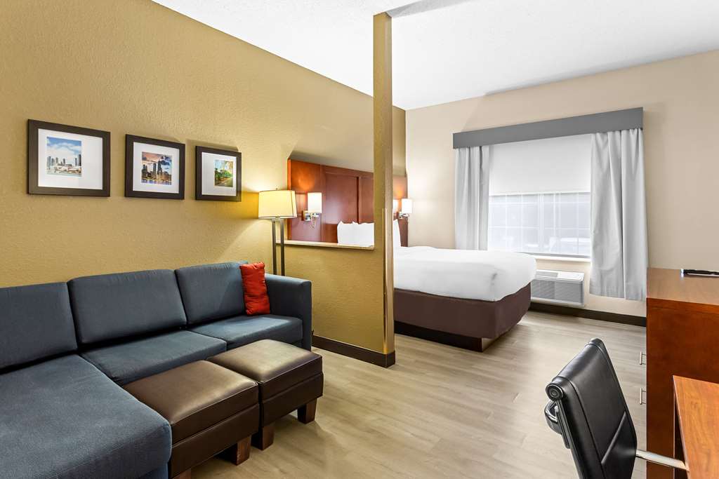 Comfort Suites Grayslake near Libertyville North - photo 17