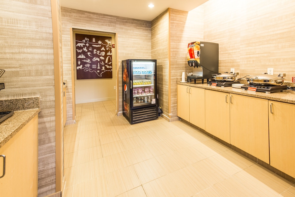 TownePlace Suites by Marriott Gilford - photo 35