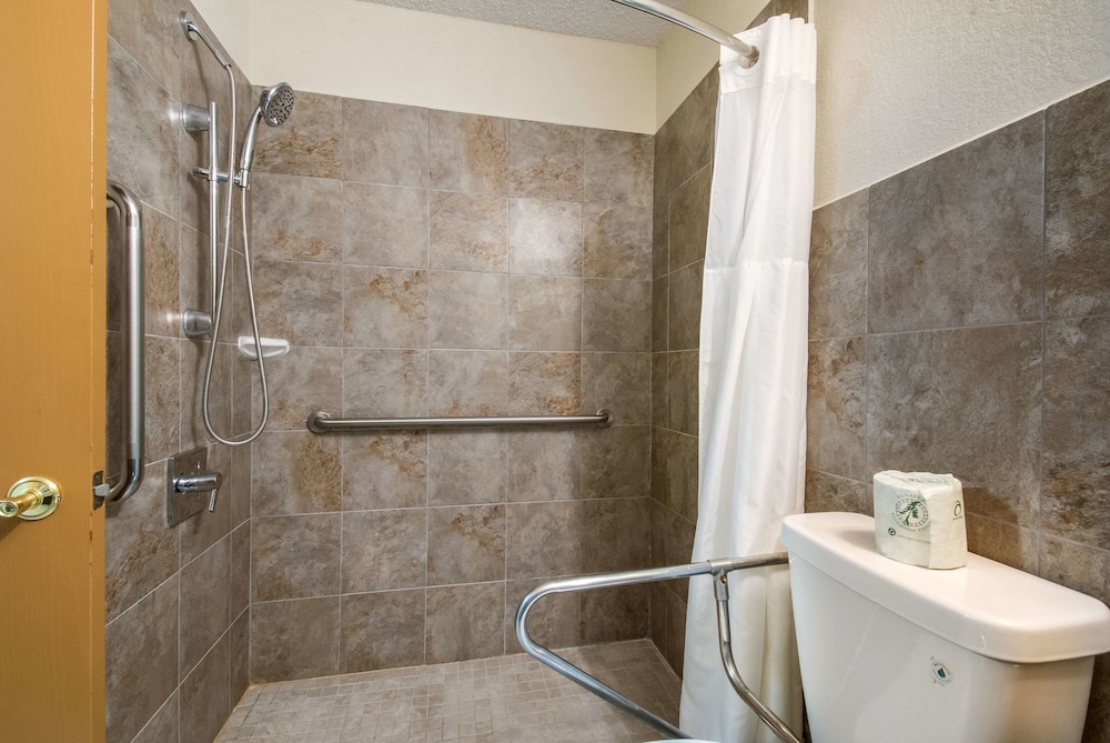 Quality Inn Bloomsburg - photo 30