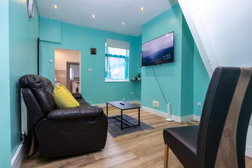 2Bed Mid Terrace Close To Station in Stoke-On-Trent, United Kingdom