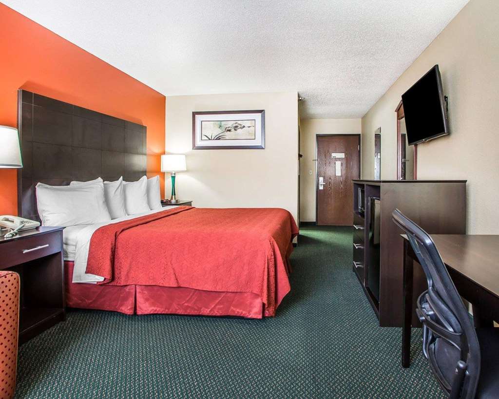 Quality Inn Morton at I 74 - photo 11