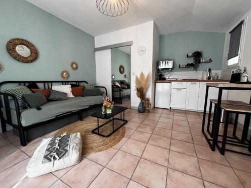 Aix En Provence Charmant Studio Proche Toutes Comodites Et Axes Routiers Linges Fournis in Aix-En-Provence, France