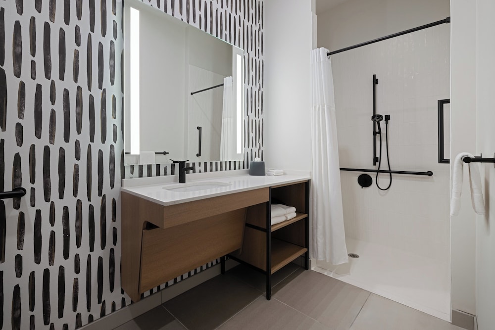 Atwell Suites Kansas City Airport by IHG - photo 17