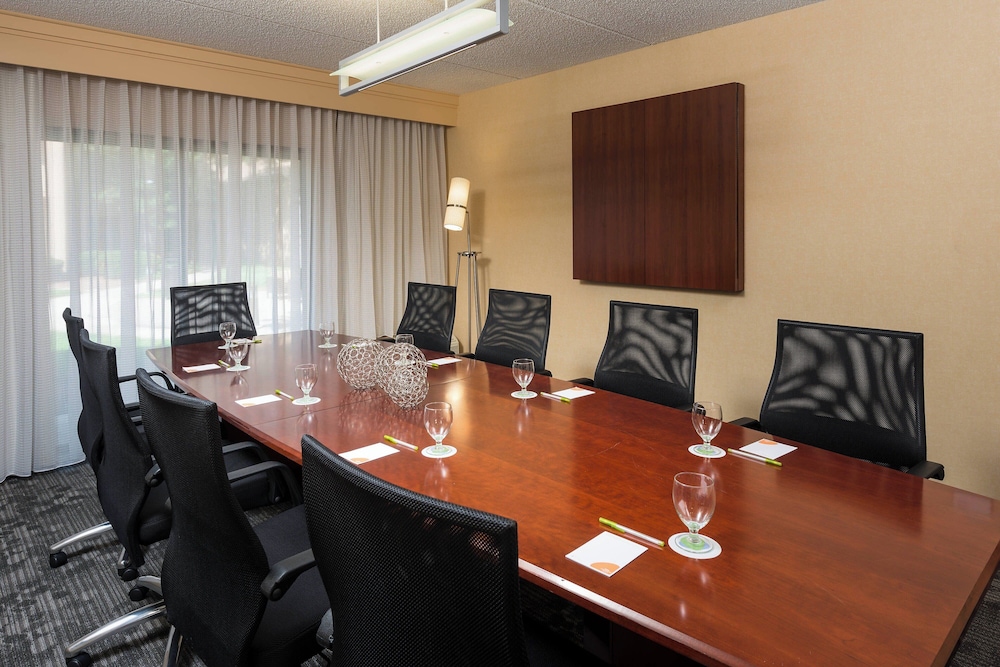 Courtyard by Marriott Chicago Wood Dale - photo 66
