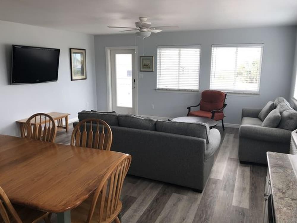 Beachgate CondoSuites and Oceanfront Resort - photo 182
