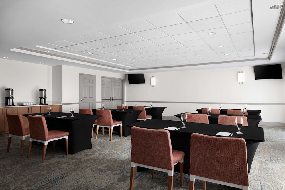 Hilton Garden Inn Beaufort - photo 27