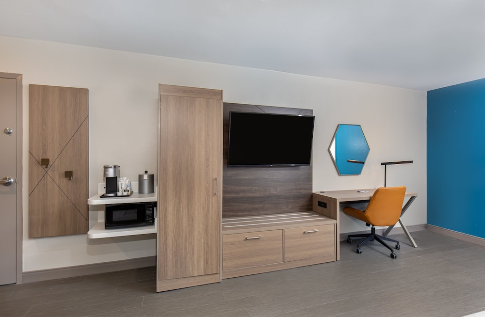 Holiday Inn Express Atlanta Airport North by IHG - photo 13