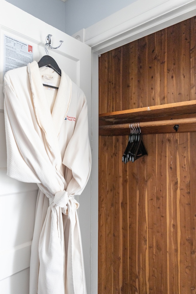Nantucket Whale Inn - photo 46