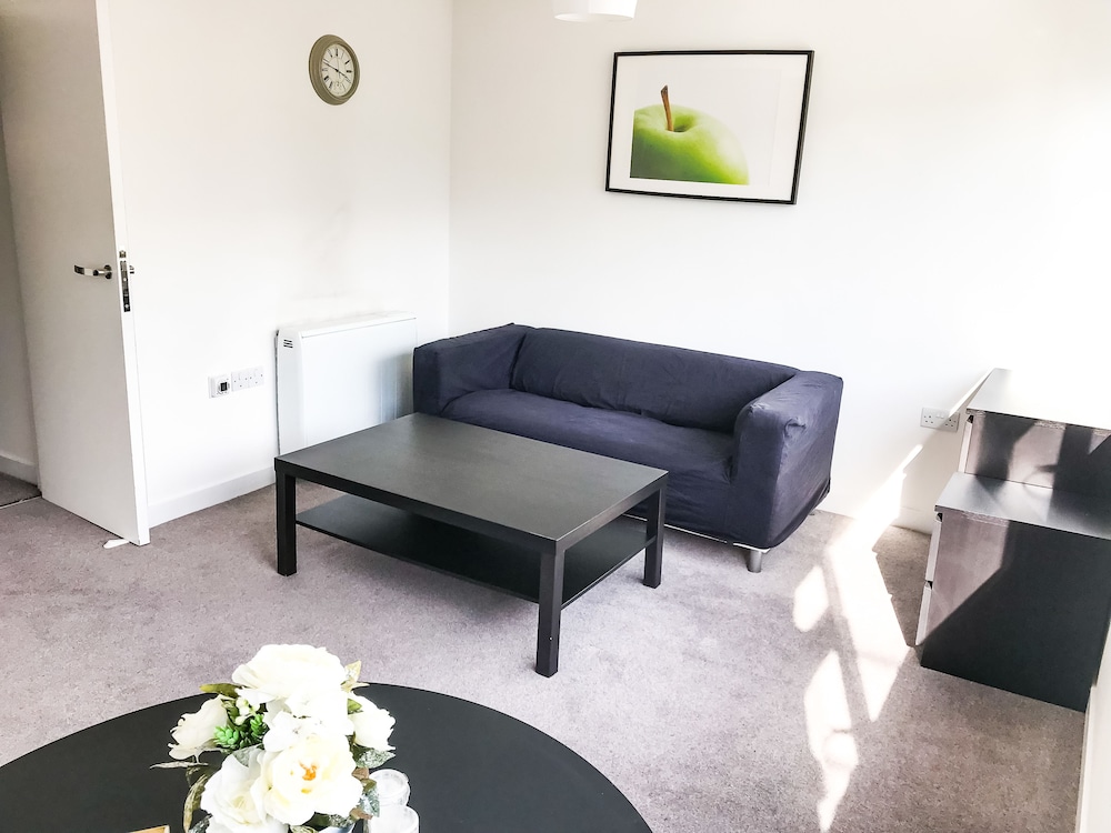 Entire 2 Bedroom Flat Next to Kings College — 4-Star Luxury Hotel in Cambridge, United Kingdom