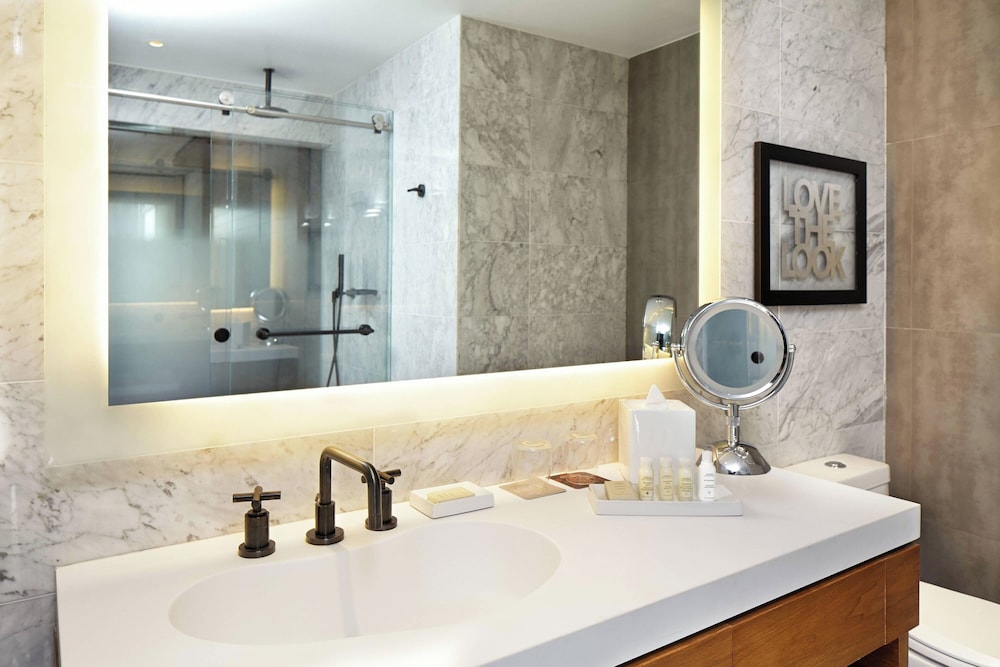 Renaissance New York Midtown Hotel - photo 25