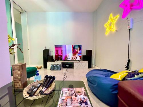 S52 Near On Nut Bts 300M 7 11 — 4-Star Luxury Hotel in Phra Khanong, Thailand