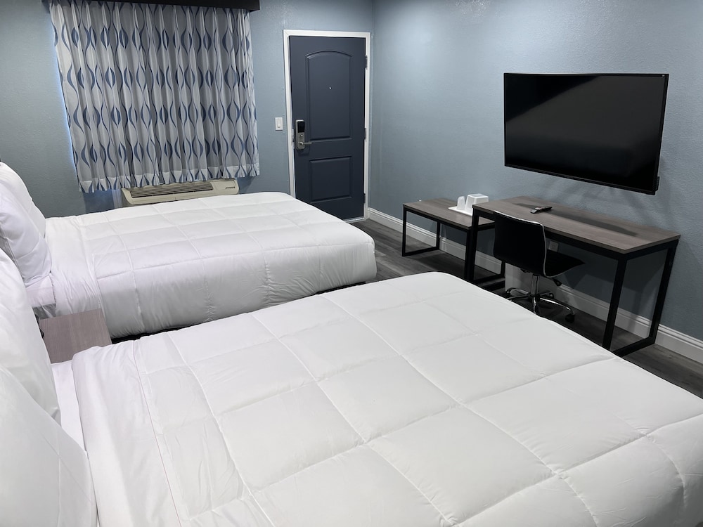 Surf City Inn and Suites - photo 6