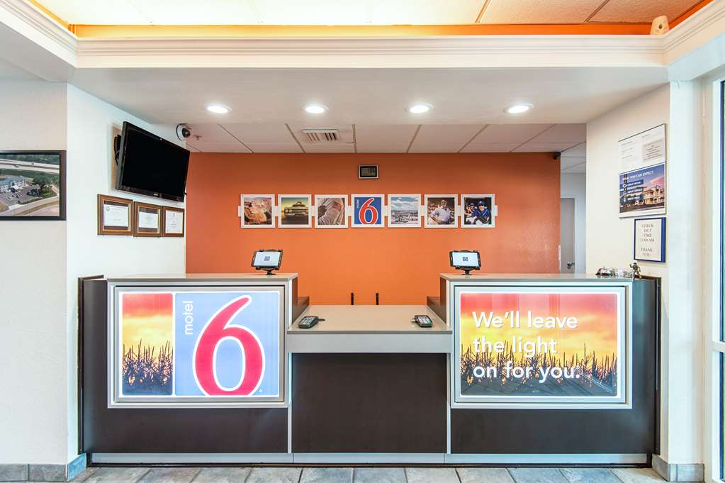 Motel 6 Junction City KS - featured photo