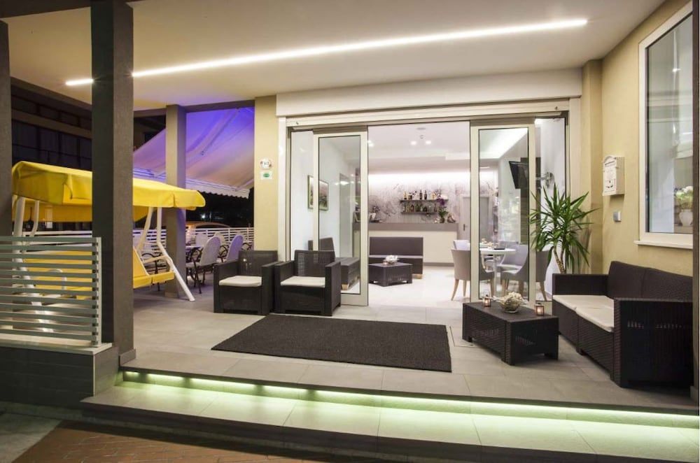 Hotel Leonardo - last minute hotel in Cattolica