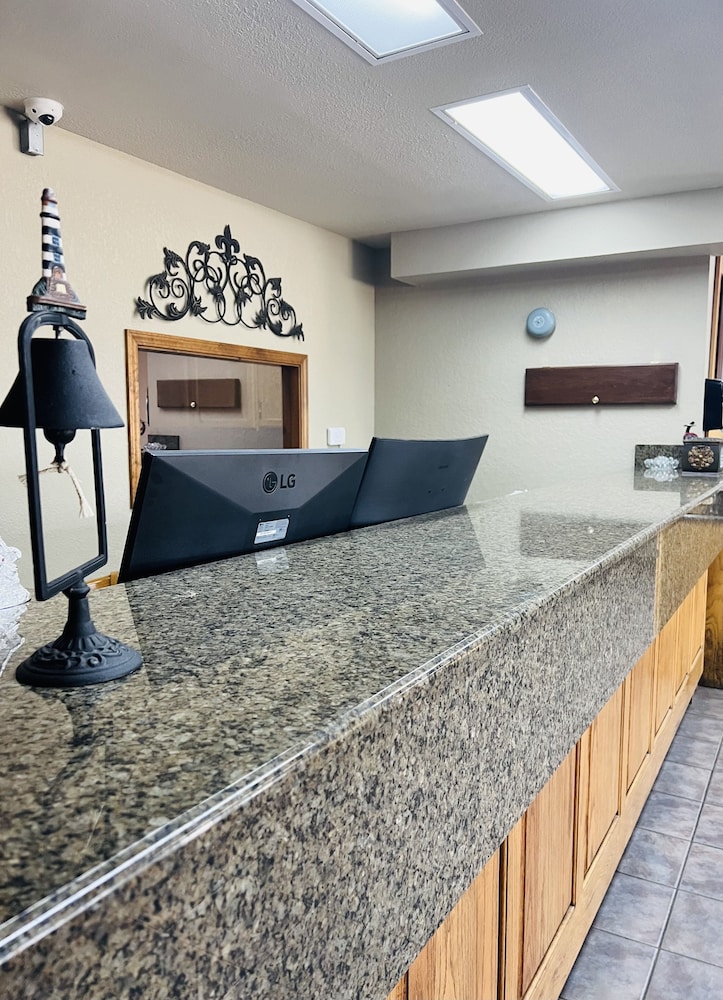 Cattle Country Lodge - photo 3