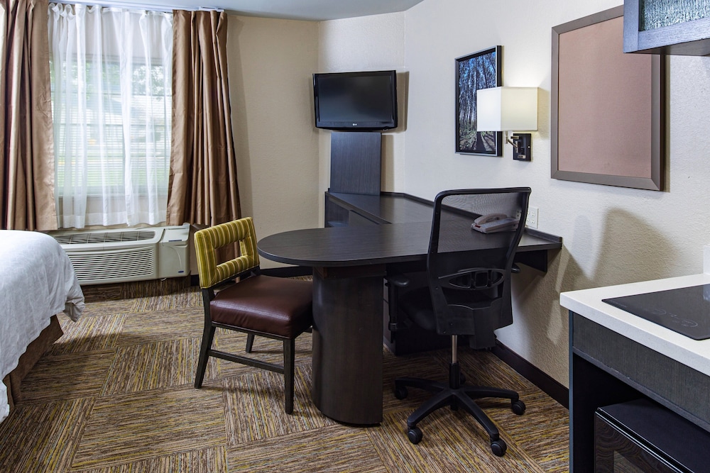 Candlewood Suites Appleton an IHG Hotel - photo 5