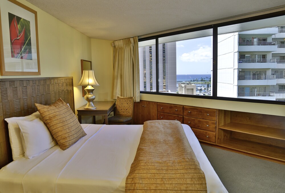 Marina Tower Waikiki - photo 6