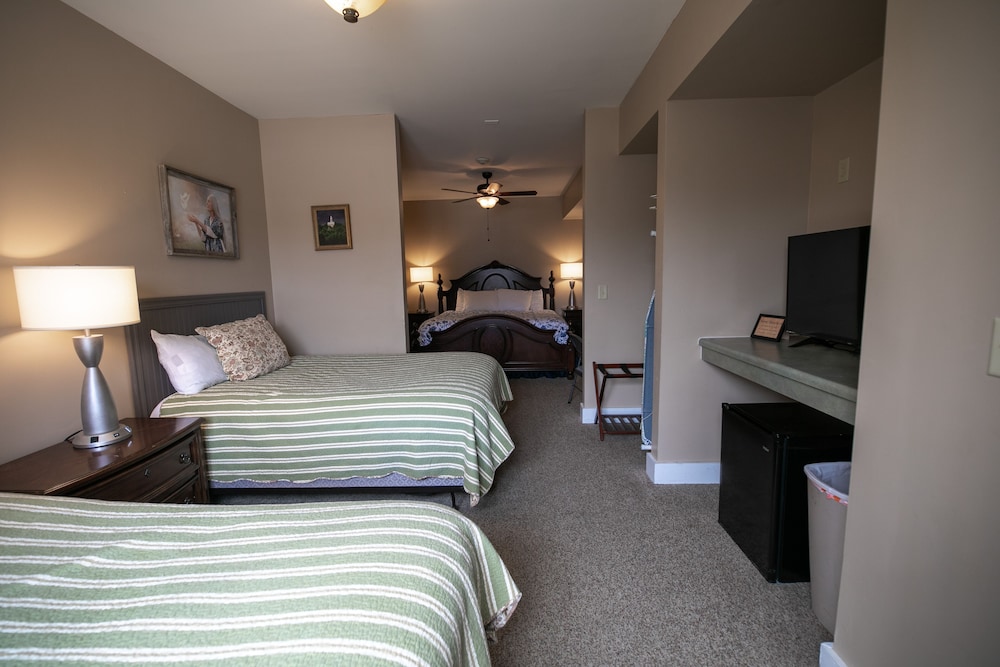 Nauvoo Temple House Hotel - photo 4