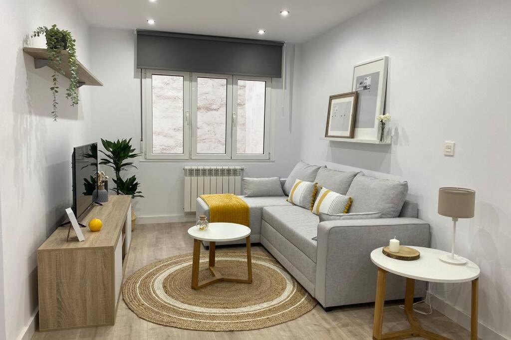 Apto a 5 Minutos de la Playa Del Arbeyal in Gijon, Spain