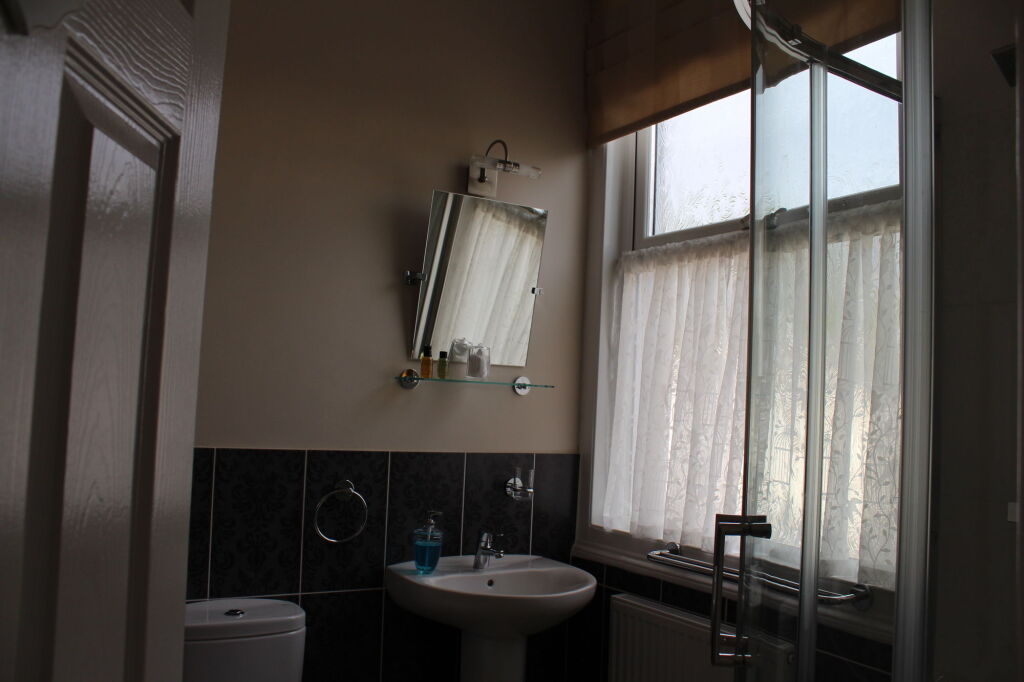 The Albaston — Torquay — photo 3