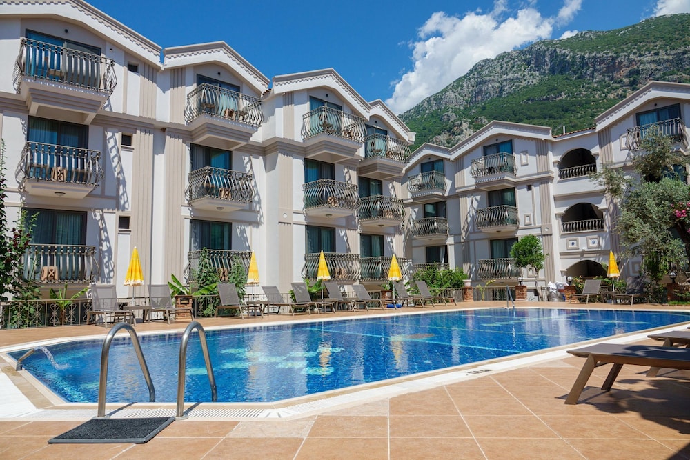 MagicTulip Beach Hotel