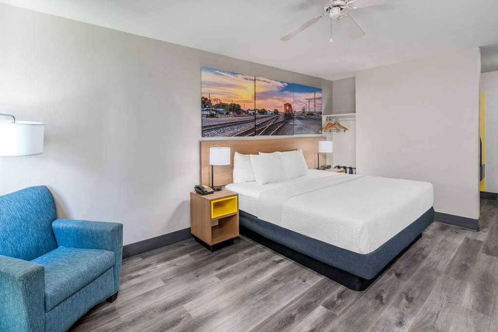 Days Inn by Wyndham Lamar - photo 9