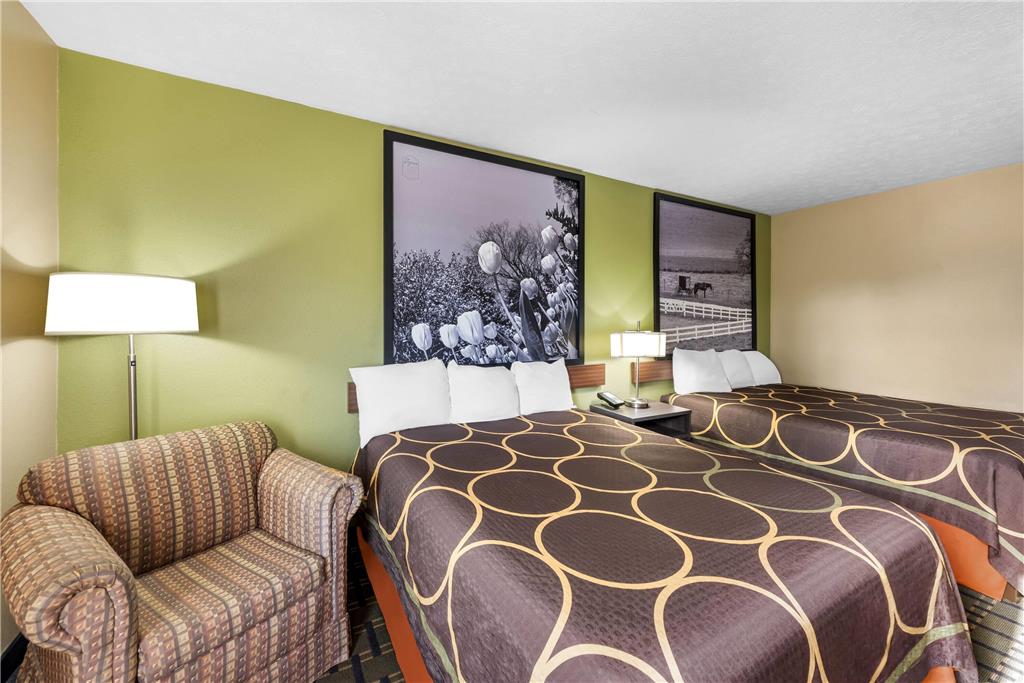 Super 8 by Wyndham Bellefontaine - photo 24