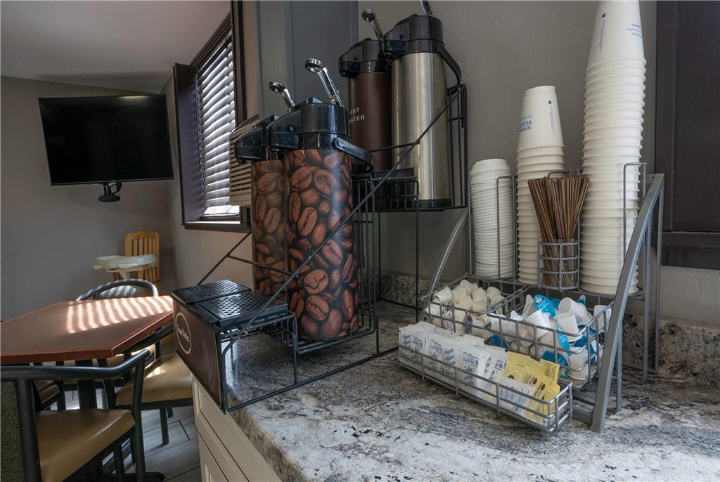 Super 8 by Wyndham Miles City - photo 36