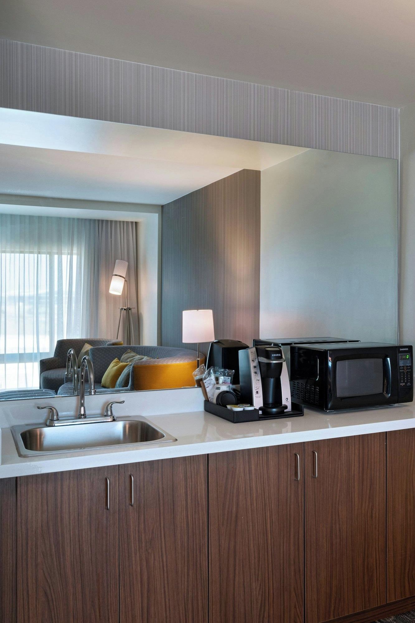 Courtyard by Marriott Dallas Grand Prairie - photo 4