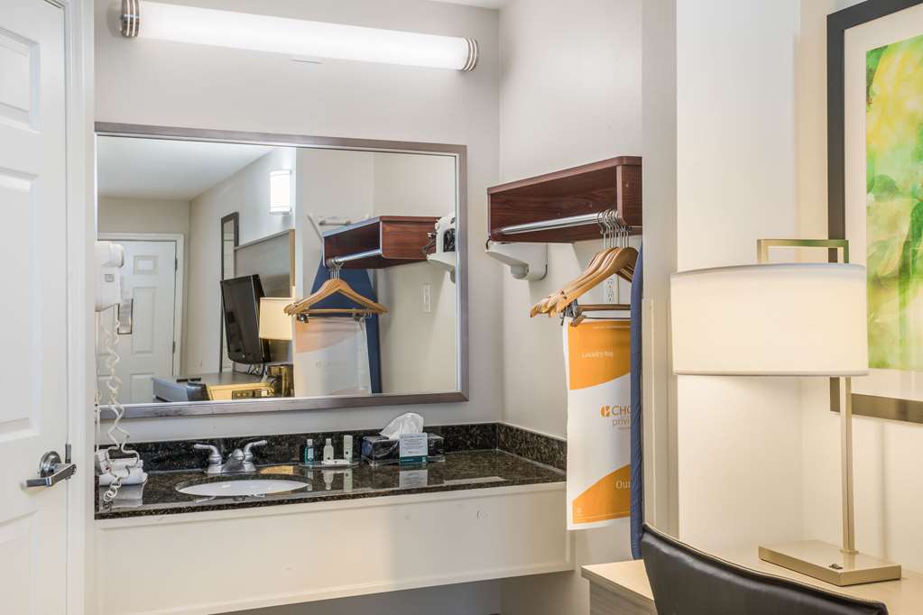 Quality Inn Gallatin Nashville Metro - photo 9