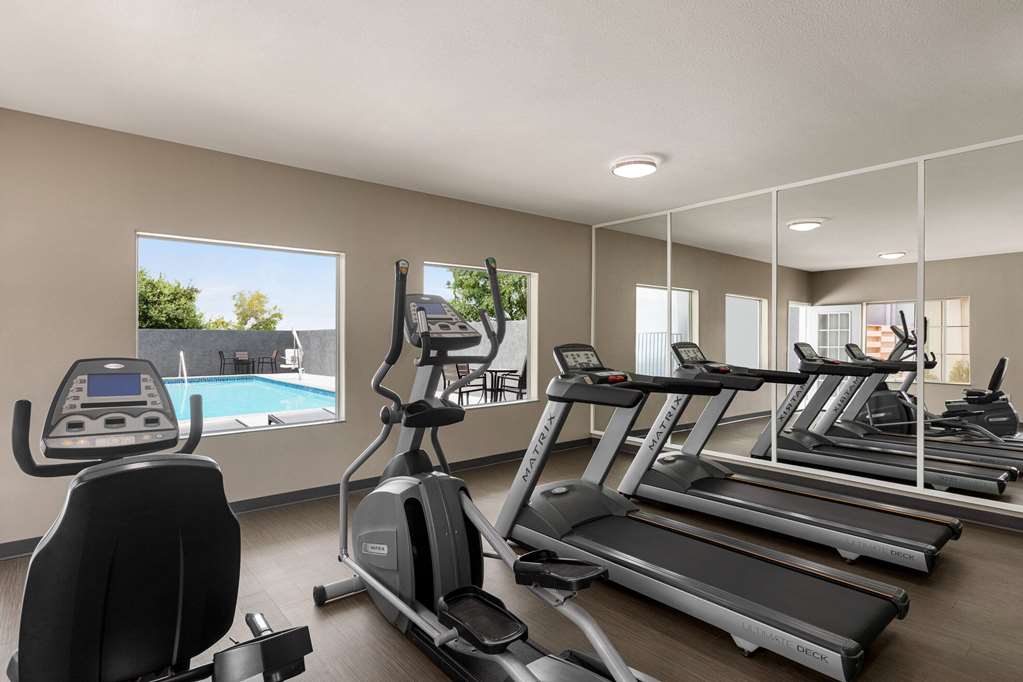 La Quinta Inn & Suites by Wyndham San Antonio N Stone Oak - photo 9