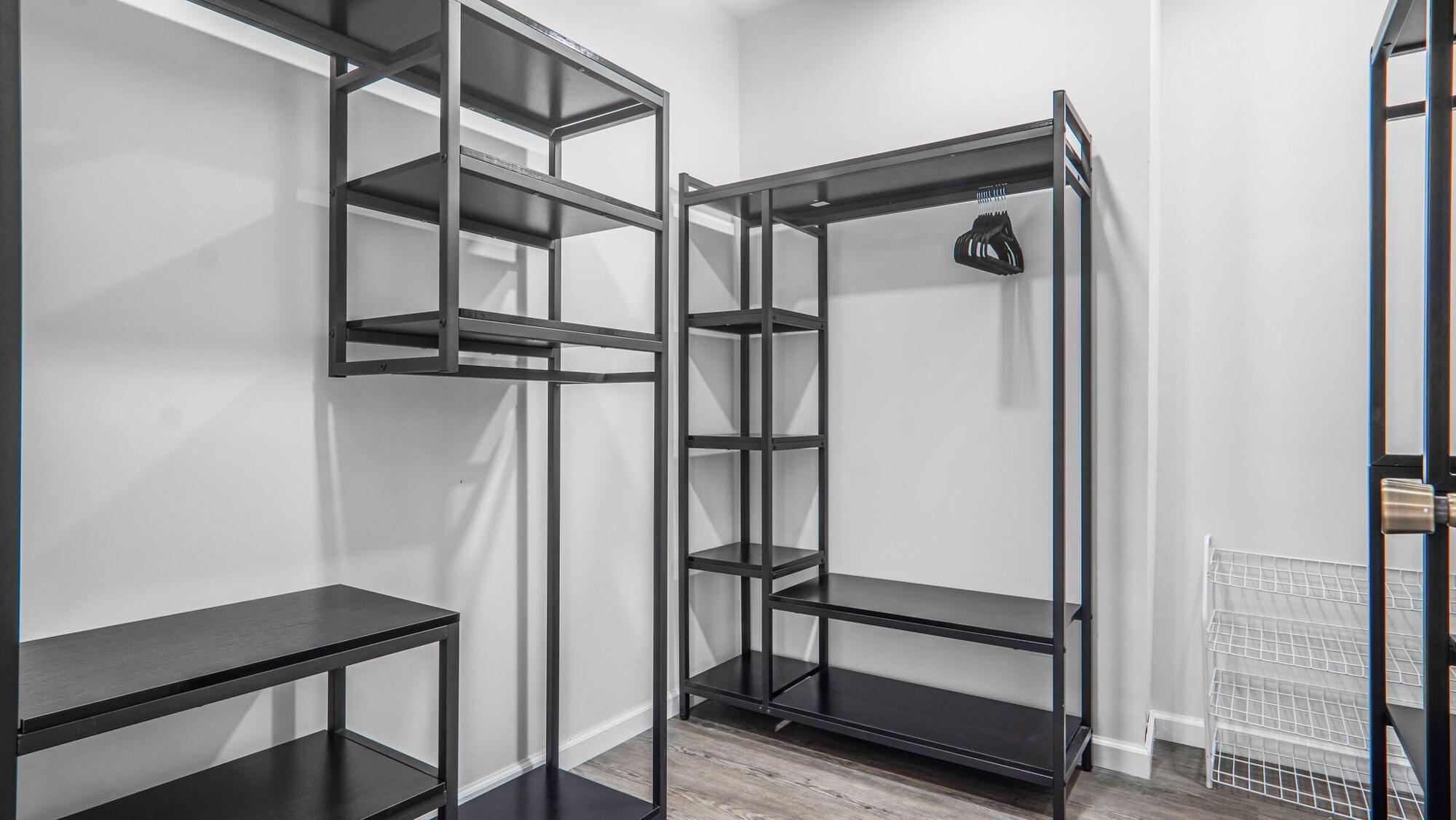 5bd Vibrant Haven: Basketball 10mins to Airport in Charlotte, United States