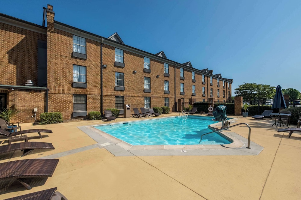 Comfort Inn Newport News Hampton I 64 - photo 22