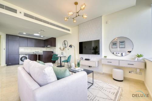 Great Deal Cozy 1BR with Pool & City Views by Deluxe Holiday Homes — 4-Star Luxury Hotel in Dubai, United Arab Emirates