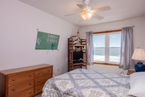 Divine Intervention by Oak Island Accommodations - photo 8