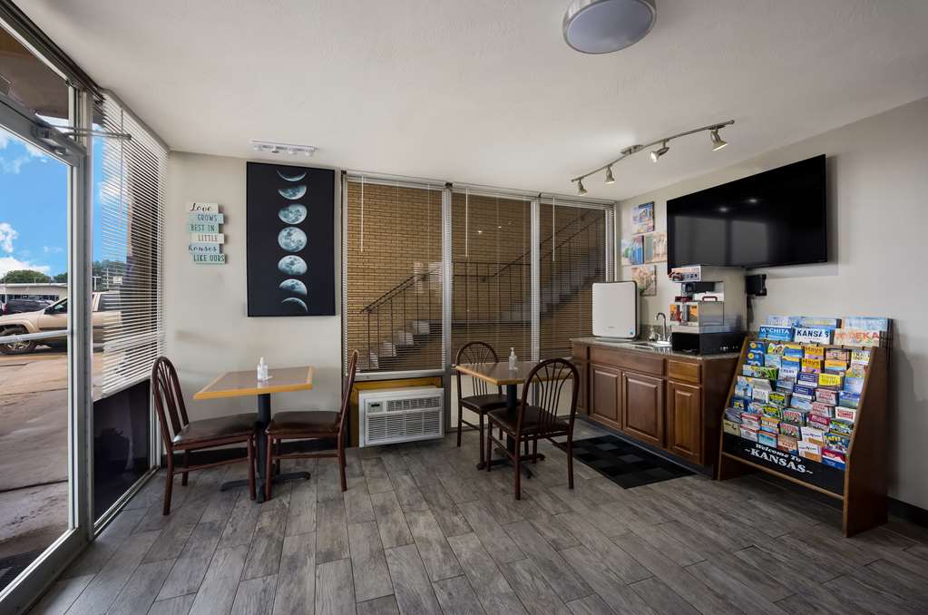 Knights Inn Oakley - photo 4