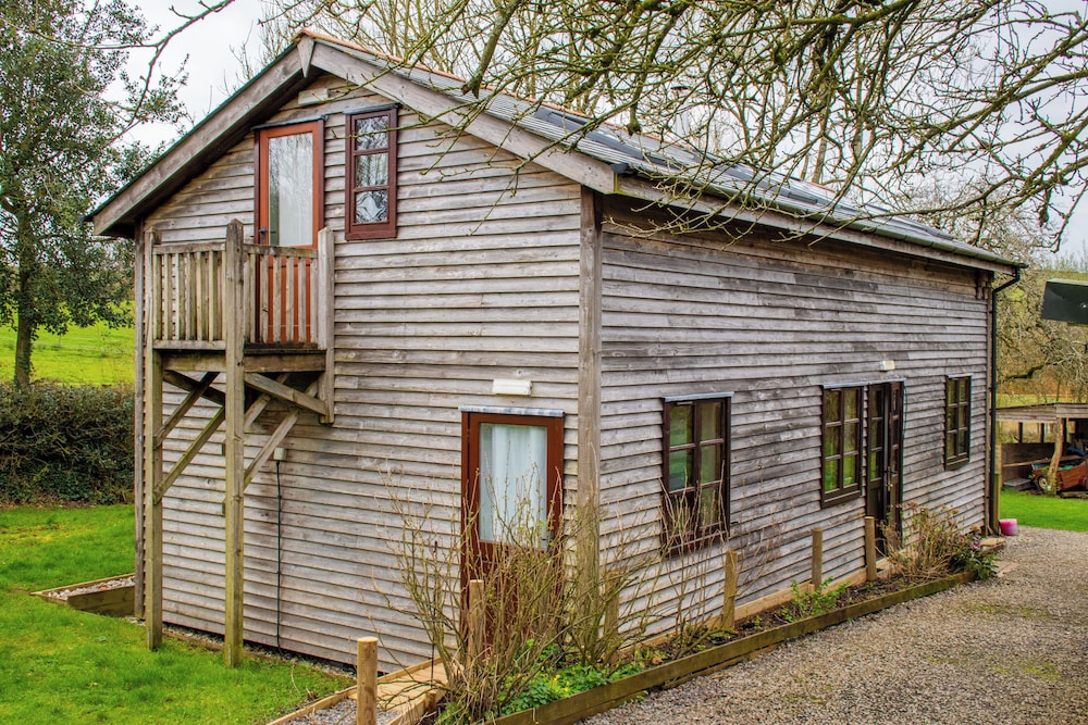 3 Bed Barn Eco Lodge On The Tarka Trail 14628339 — Great Torrington