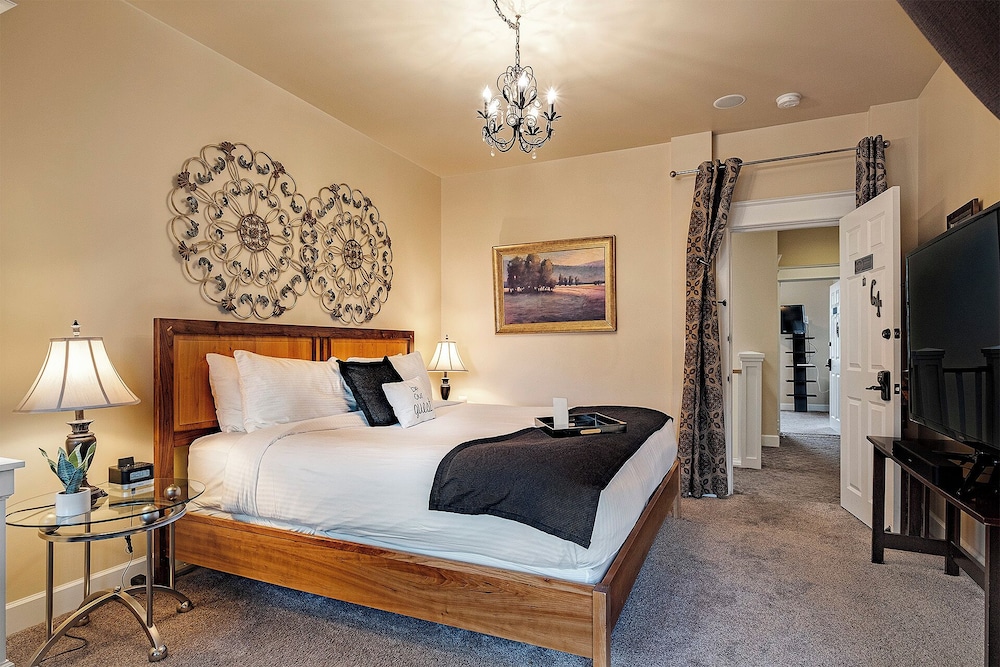 The Orenco Station Hotel - photo 8