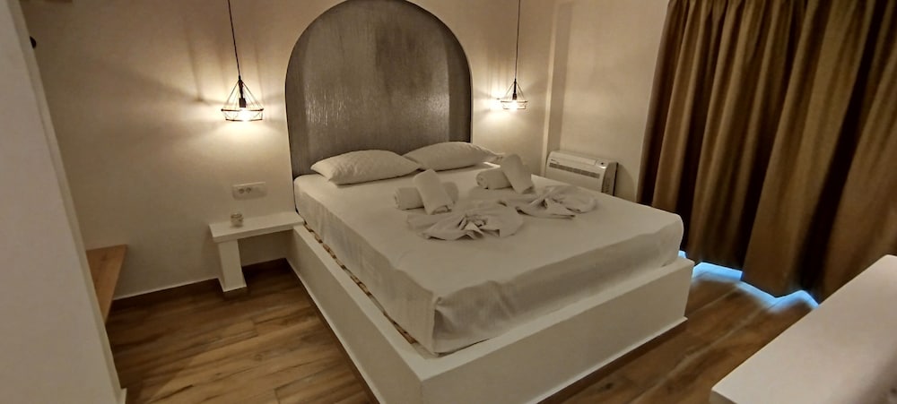 LefkoParga Luxury Suites — Parga — photo 3