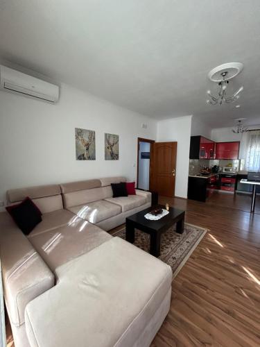 J & Nilson's Apartment In Shkodra Center — 4-Star Luxury Hotel in Shkoder, Albania